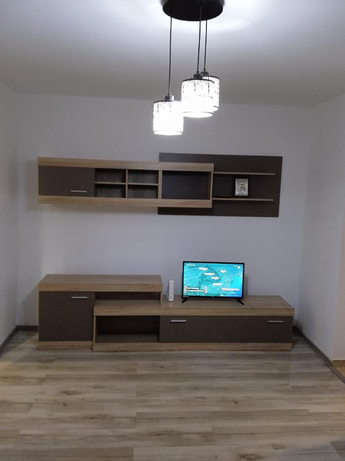4 Rooms Apartment Tulcea Ngoại thất bức ảnh