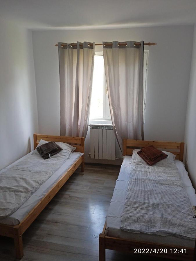 4 Rooms Apartment Tulcea Ngoại thất bức ảnh