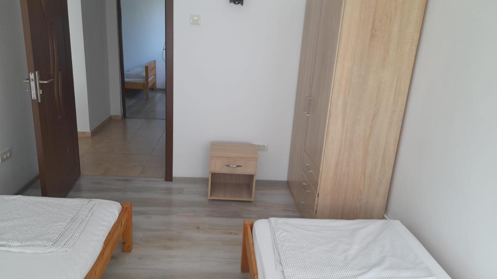 4 Rooms Apartment Tulcea Ngoại thất bức ảnh