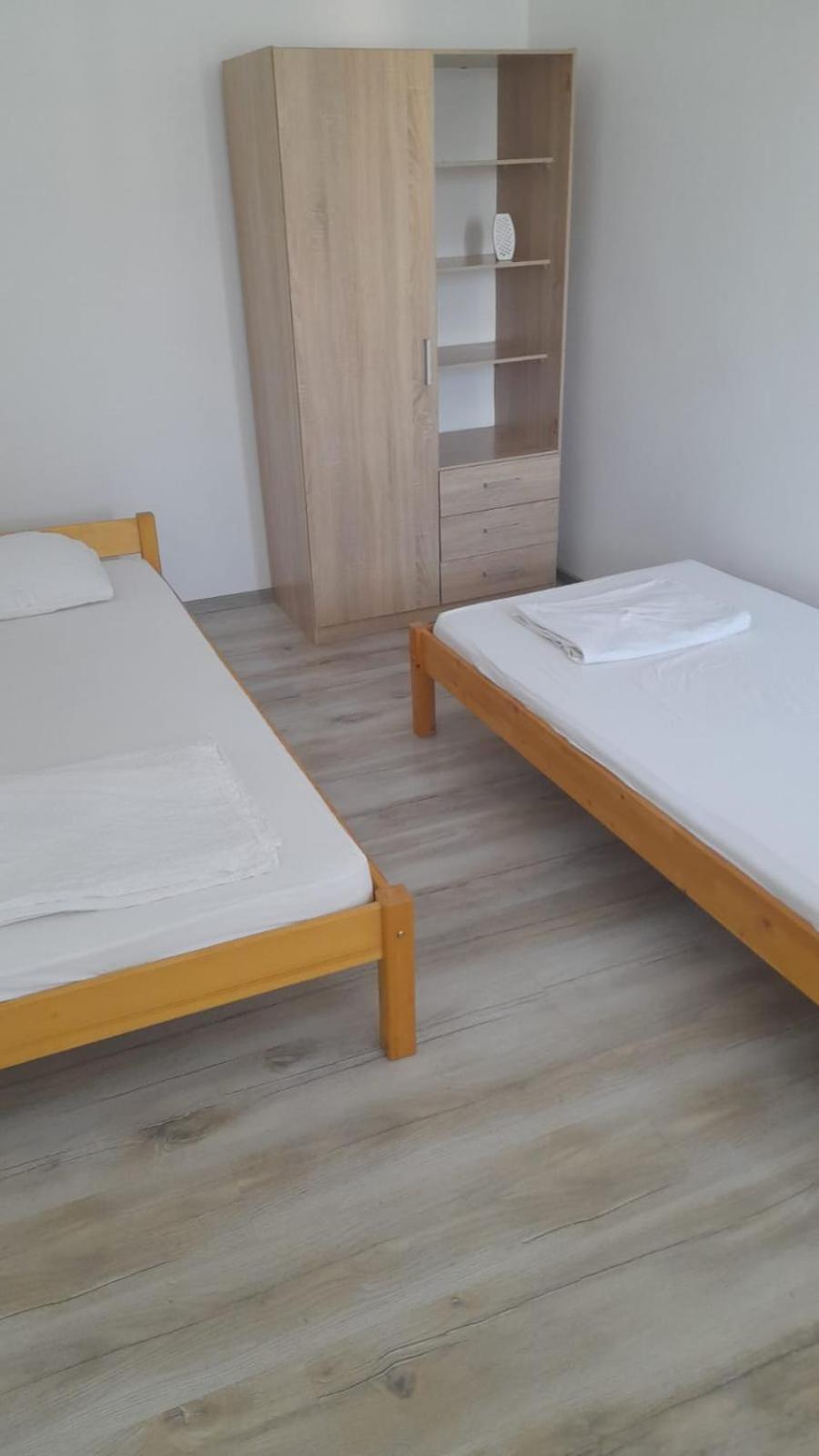 4 Rooms Apartment Tulcea Ngoại thất bức ảnh